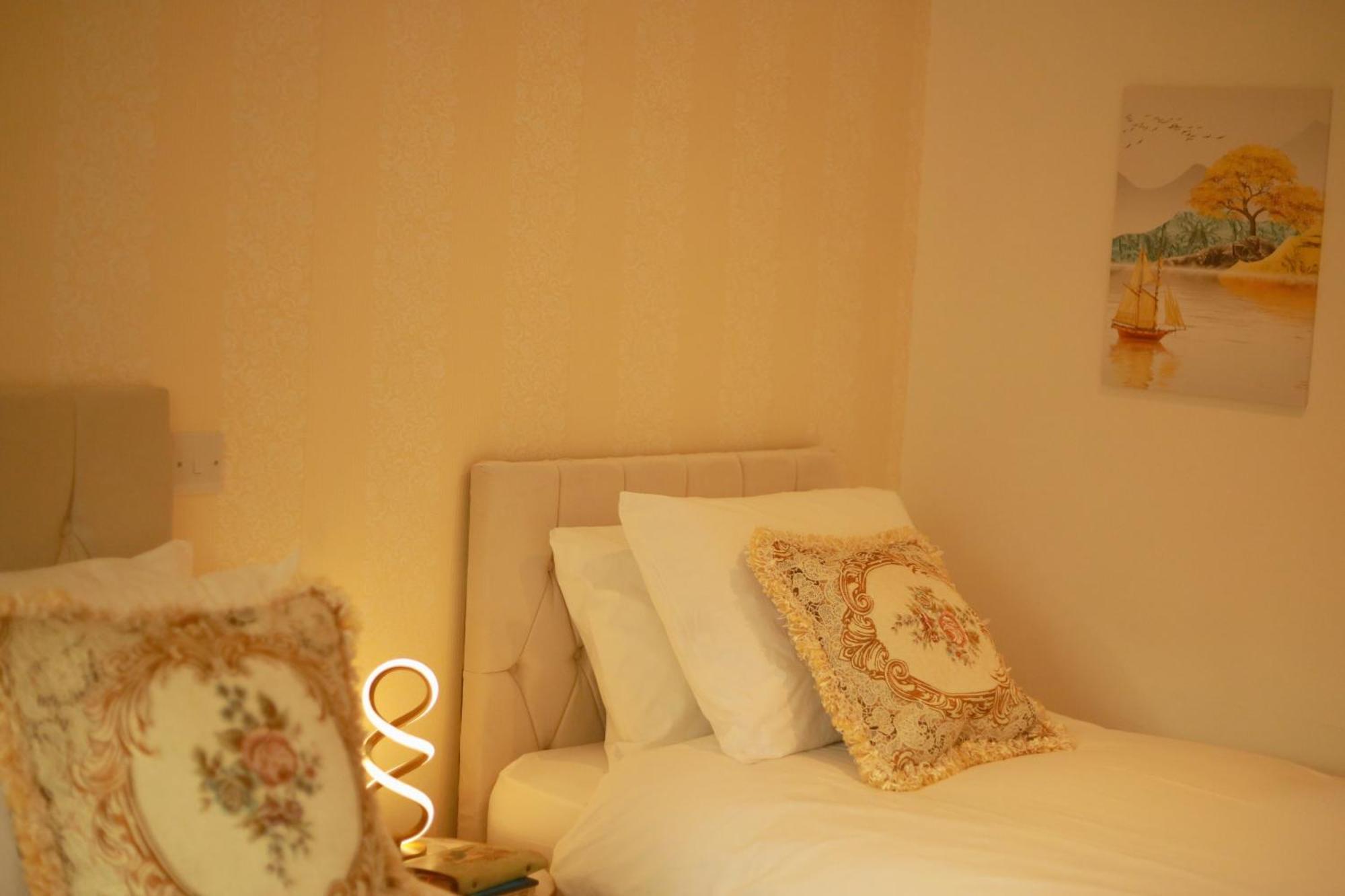 The Evergreen Hotel *